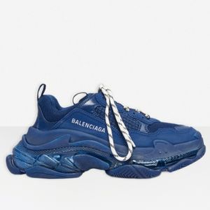 Women's Balenciaga triple s sneaker 👟